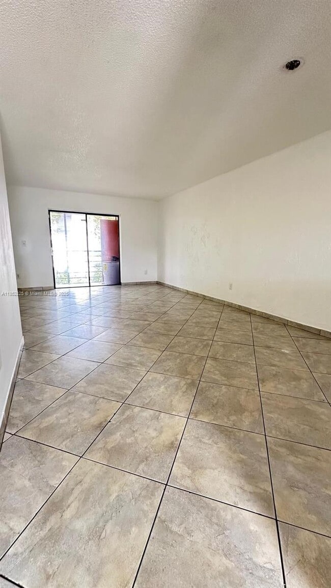 Building Photo - 20800 NE 8th Ct