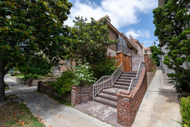 Building Photo - 10687 Wilkins Ave