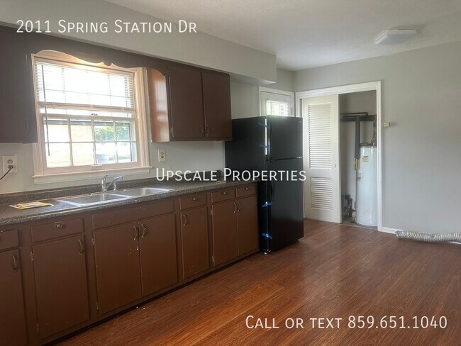 Foto del edificio - 2011 Spring Station Dr