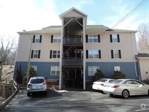 Building Photo - 1395 W King St