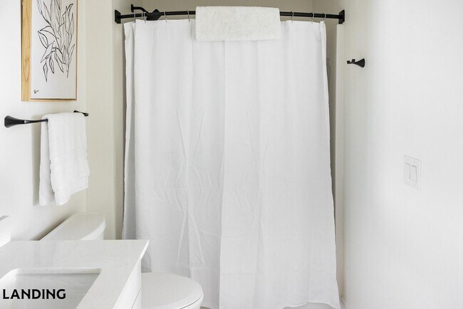 Foto del edificio - 255 N Camino Mercado