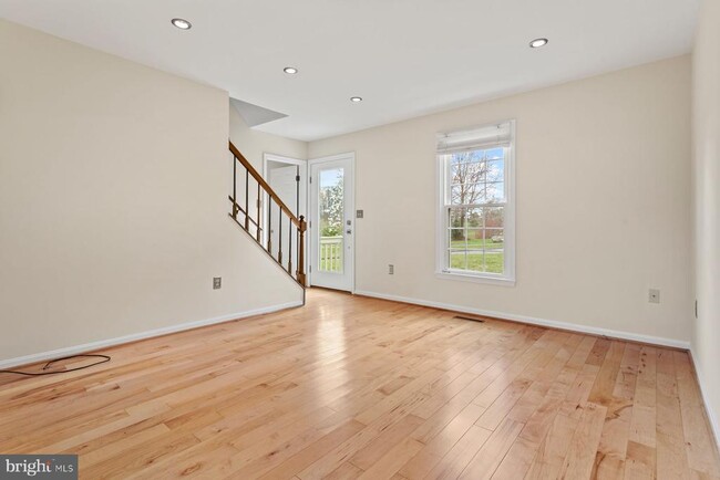 Building Photo - 10610 High Beach Ct