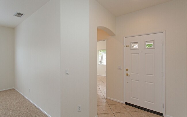 Foto del edificio - Grand and Gorgeous 5BR Home in La Fuente Gated Community!