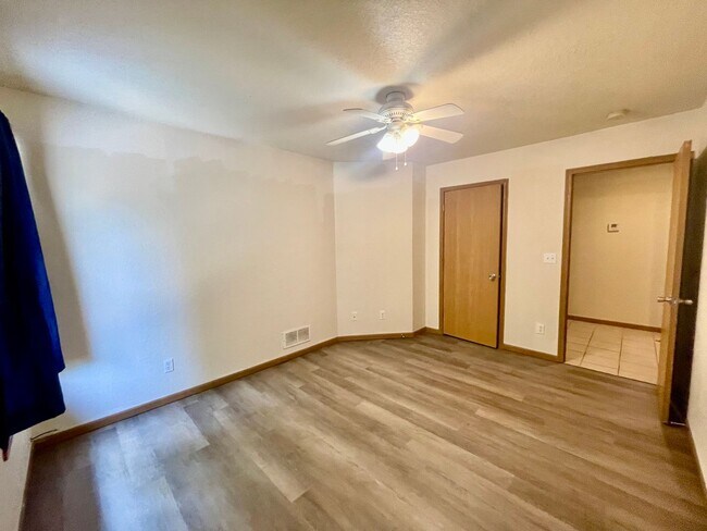 Foto del edificio - 2 Bedroom 1 bathroom Apartment in Wickliffe
