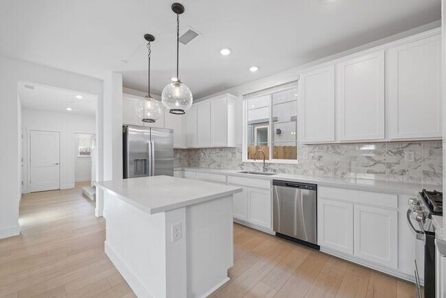 Foto del edificio - Brand new Arrowcreek Stunner!