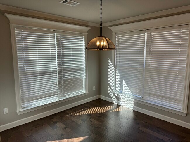 Foto del edificio - New 4 bedroom 3 bath home in Sherwood