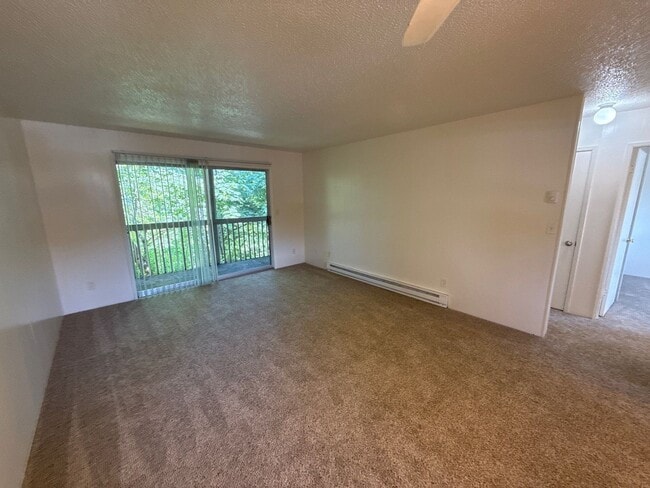 Interior Photo - Metro Gardens