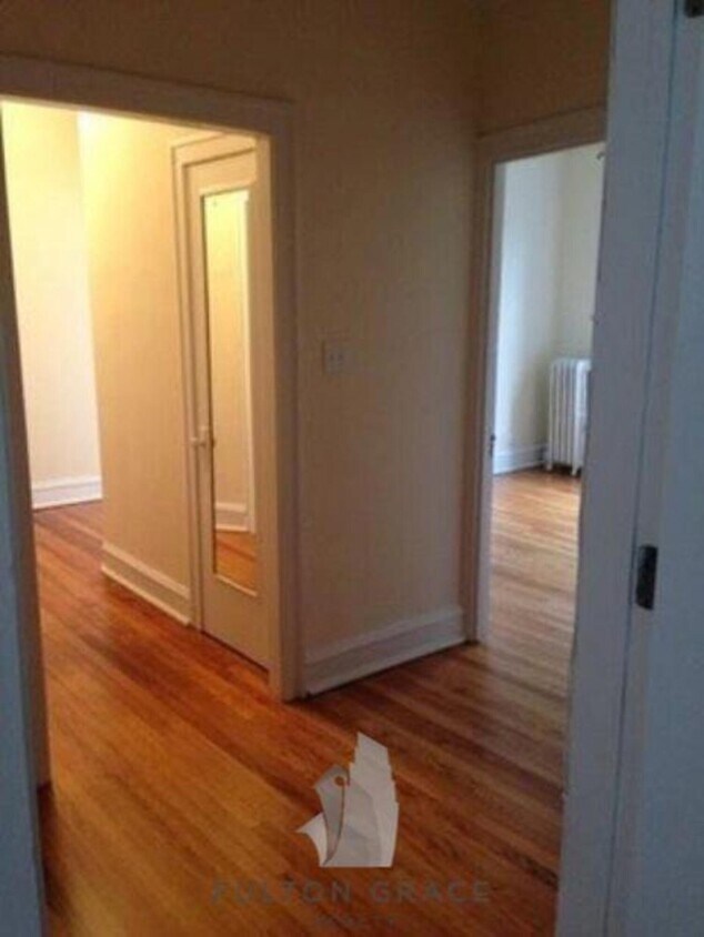 Foto principal - 2336 W Addison St