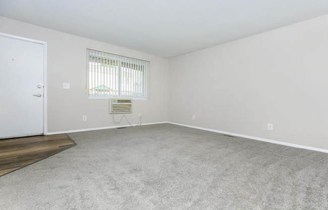 Interior Photo - Summertree