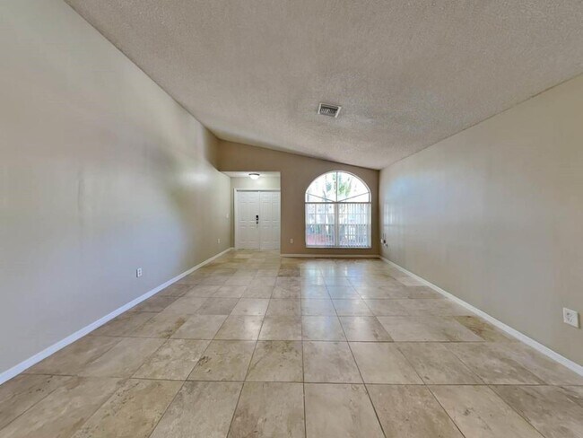 Foto del edificio - 3400 NW 78th Ave