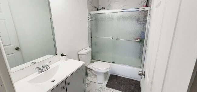 Building Photo - 34 Paxford Ln