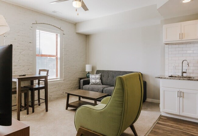 Foto del edificio - 615 N East St