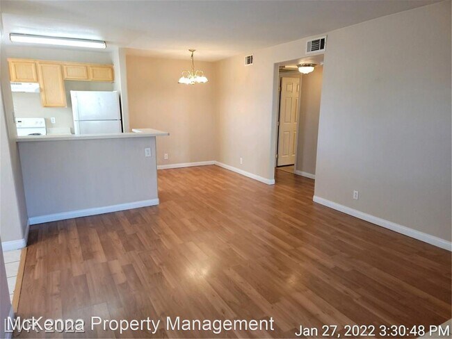 Building Photo - 2 br, 2 bath House - 2984 Juniper Hills 201