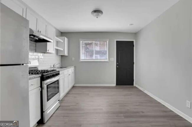 Building Photo - 1275 E Washington Ave
