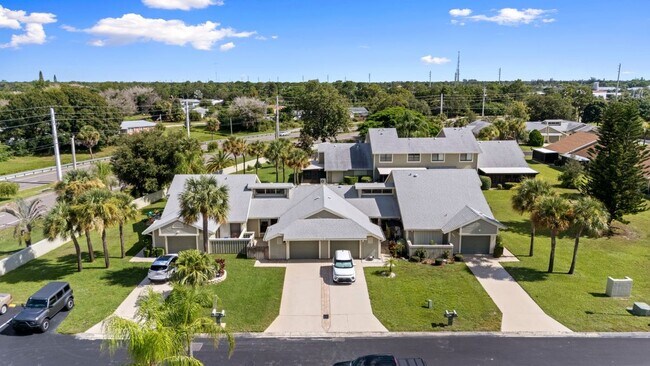 Foto del edificio - 1431 SE Berwick Ct