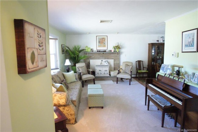 Foto del edificio - 32 Pinehurst Dr