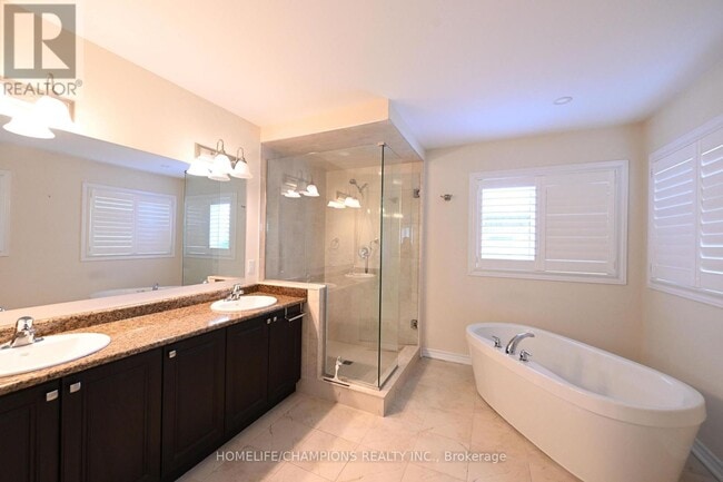 Building Photo - 211 Northglen Blvd
