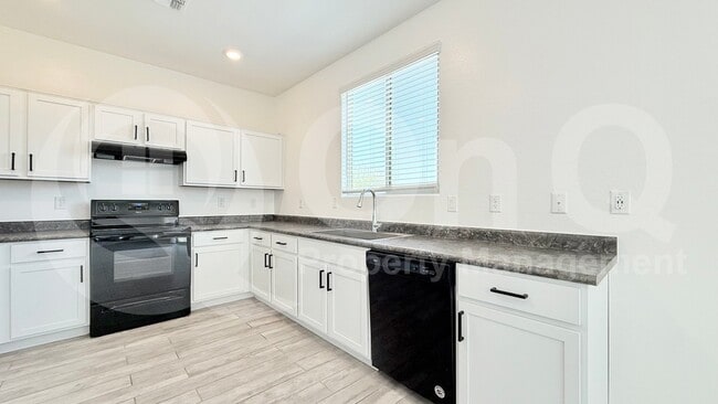 Foto del edificio - 40633 W Helen Ct