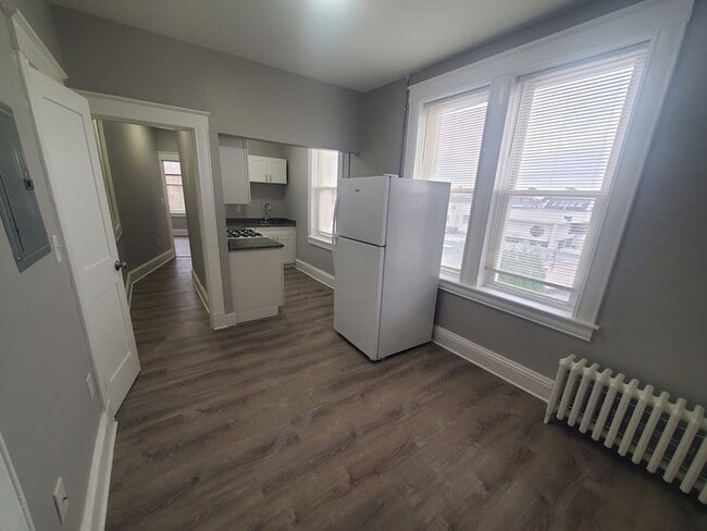 Photo - 738 Washington St Apartment