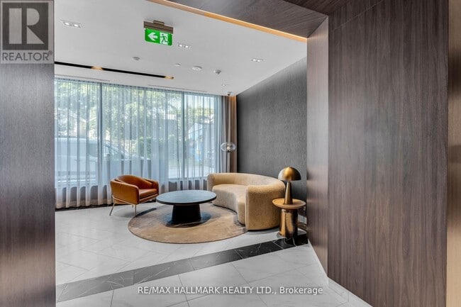 Building Photo - 500 Dupont St