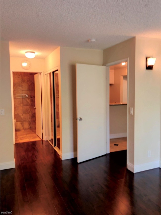 Foto del edificio - 2 br, 2 bath Apartment - 7640 Oso Ave APT 214