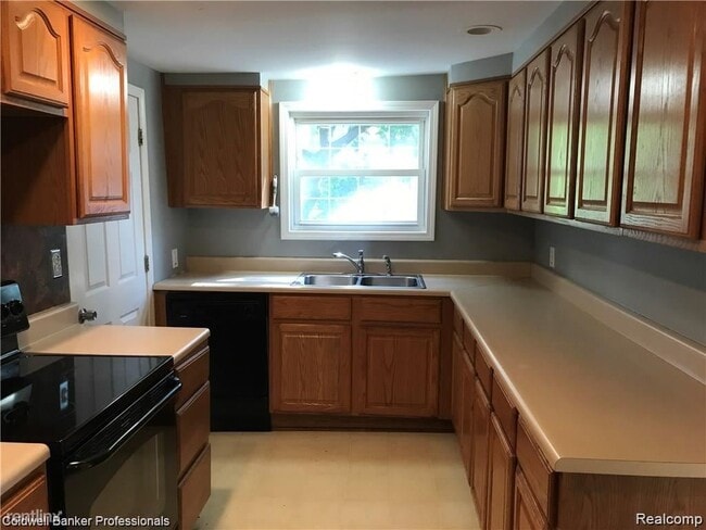 Building Photo - 3 br, 1 bath House - 624 N Washington St