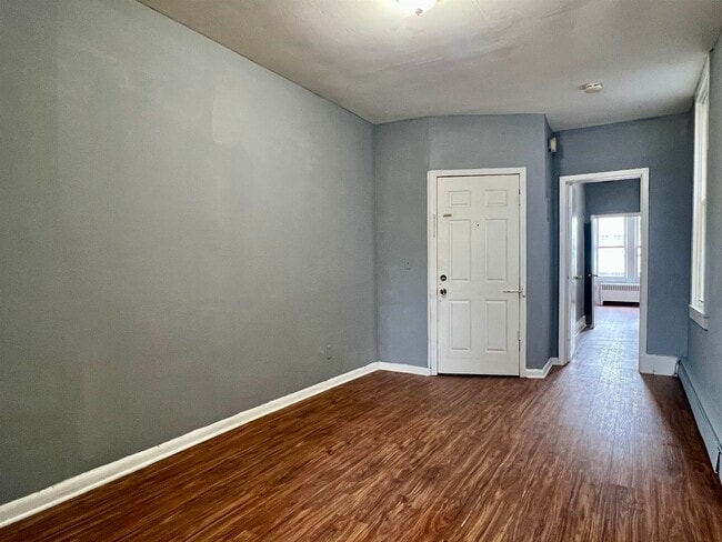 Building Photo - 80 Paterson St