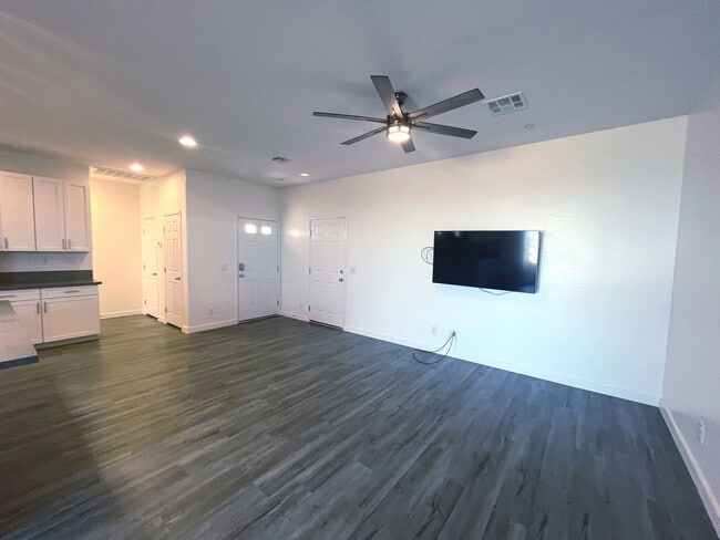 Building Photo - Single-story 1326 sq ft, townhome built in 2019 w/3 bed, 2 bath & spacious attached 2-car garage ...