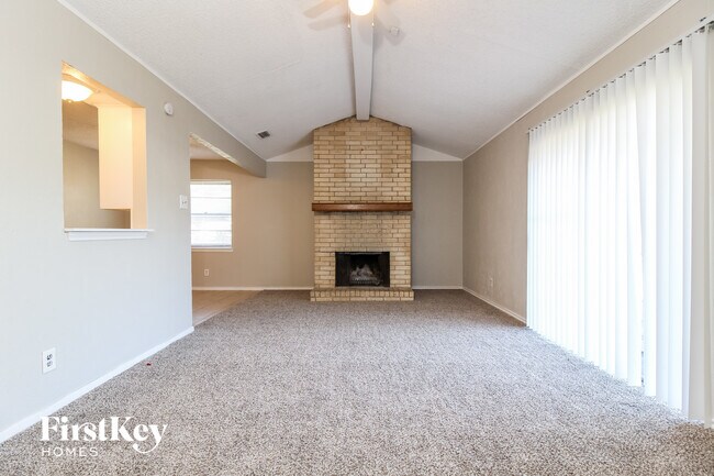 Building Photo - 502 Oak Ridge Pl