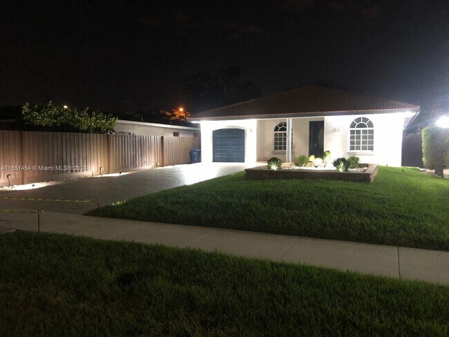 Building Photo - 9910 SW 23rd St