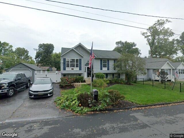 Building Photo - 316 Oakwood Rd