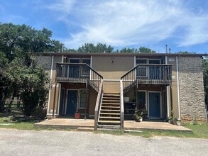 Building Photo - 501 Hedgewood Dr