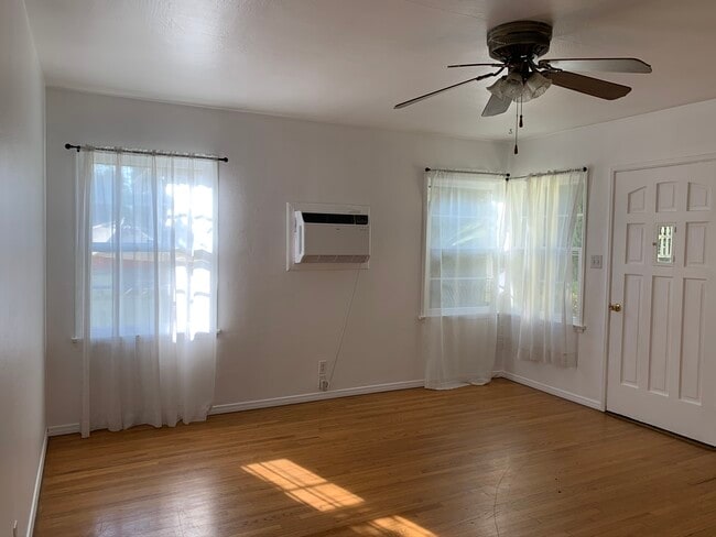 Living room - 4435 12th St