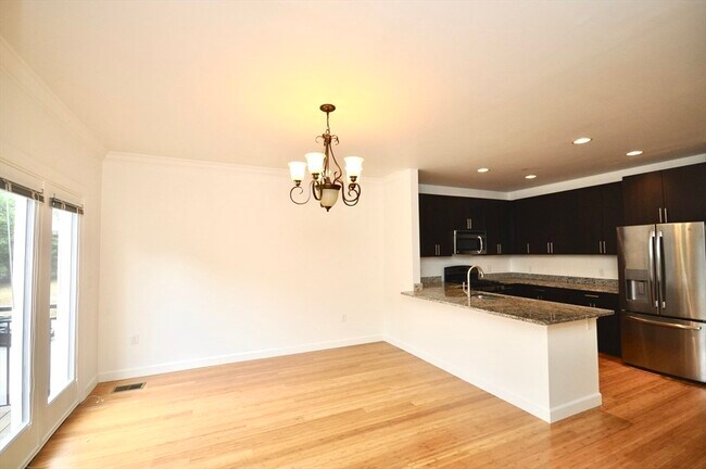 Building Photo - 2007 Symmes Cir