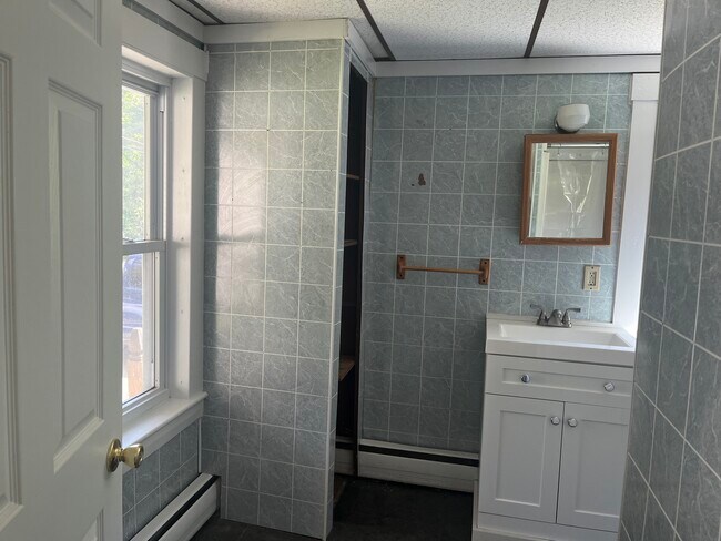 Bathroom - 34 Summer St