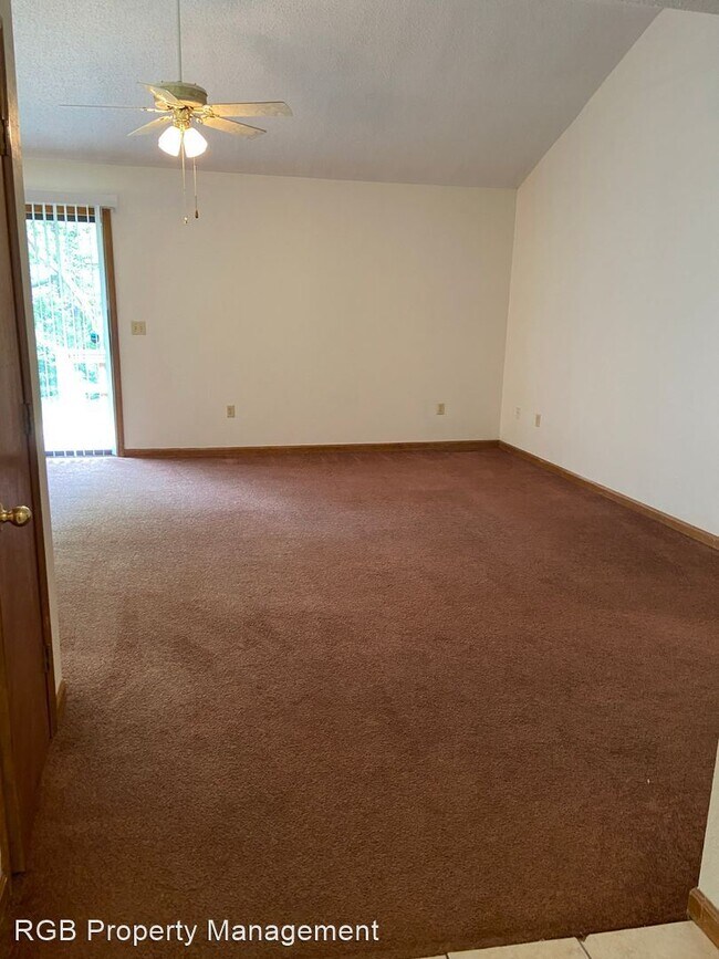 Building Photo - 3 br, 2 bath House - 2949 E. Belmont Ave