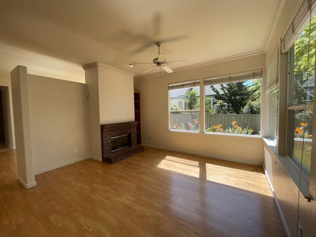 Building Photo - 2148 Falcon Ridge Dr