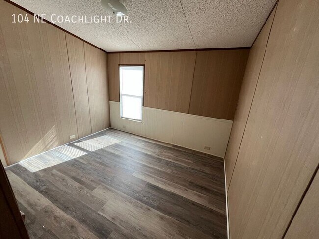 Foto del edificio - 104 Coachlight Dr