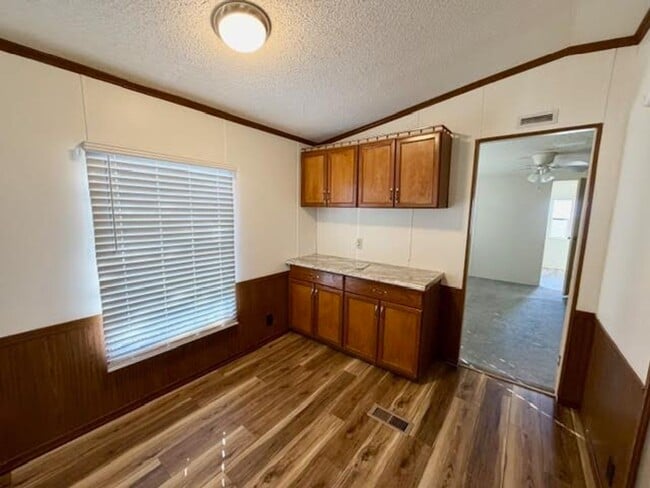 Foto del edificio - 125 Burkhart Ln