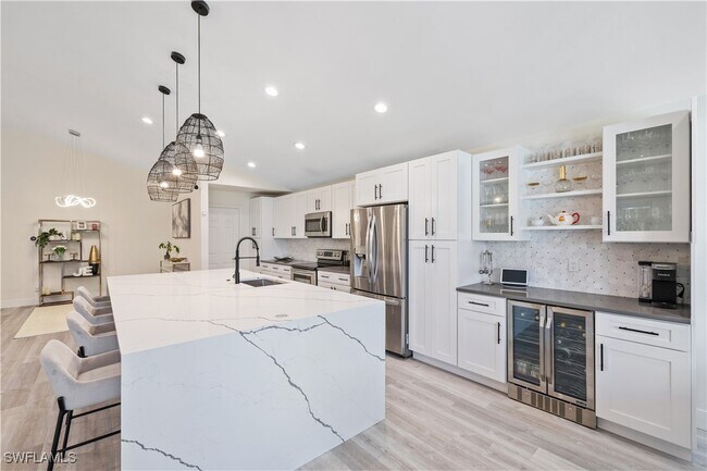 Foto del edificio - 6481 Autumn Woods Blvd