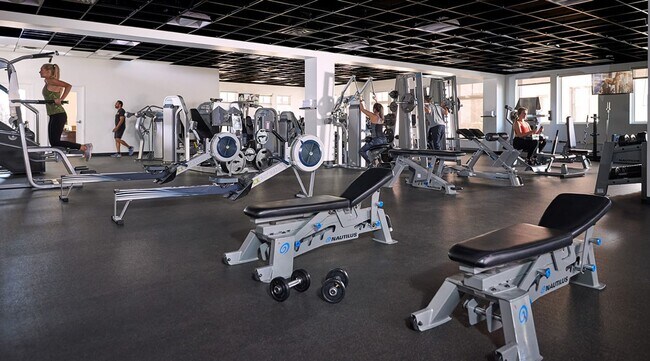 Foto del edificio - Modern 1 BDR in Peloton - Ground Floor