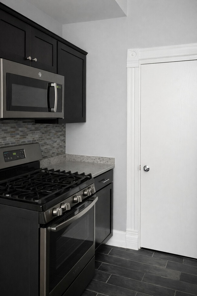 Foto del edificio - 1959 W Dickens Ave