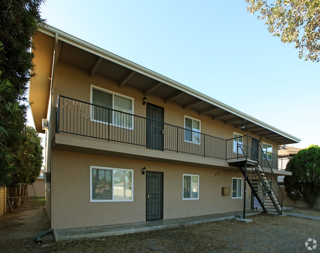 Building Photo - 208 W Vermont Ave