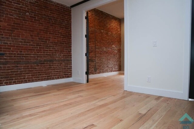 Building Photo - 442 Lorimer St