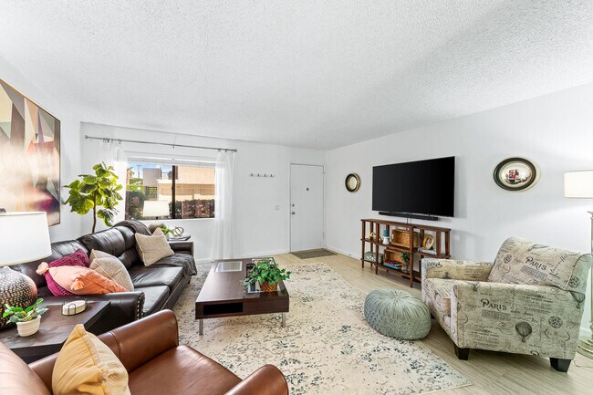 Foto del edificio - 2074 N Mira Vista Way