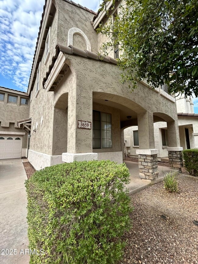 Building Photo - 3659 E Temecula Way