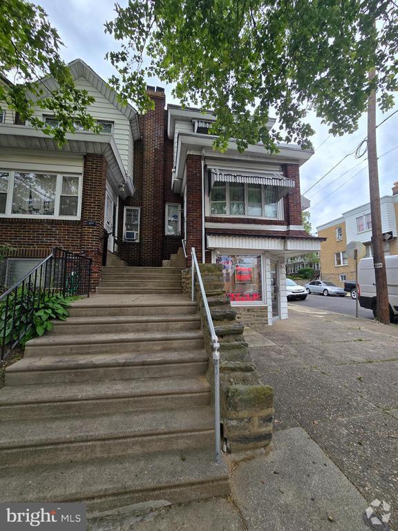 Building Photo - 401 W Godfrey Ave