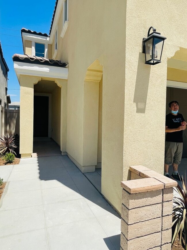 Building Photo - Located in the highly sought-after master-planned community of The Preserve at Chino, this modern...