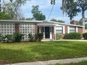 Building Photo - 1116 Palisades Dr
