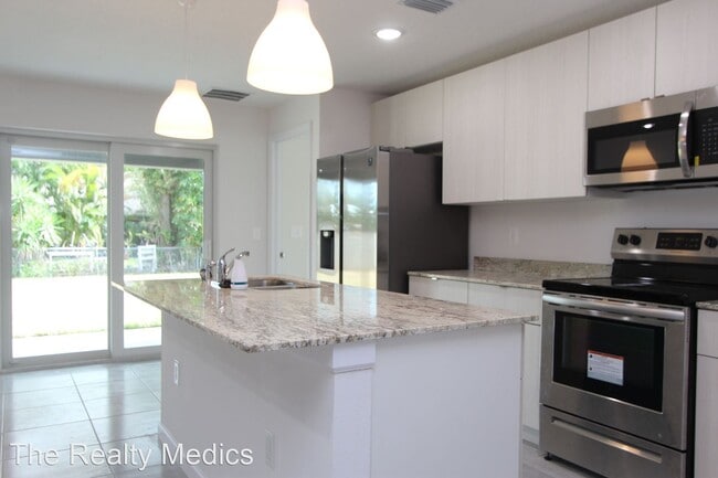 Building Photo - 4 br, 2 bath House - 568 Americana Blvd NW